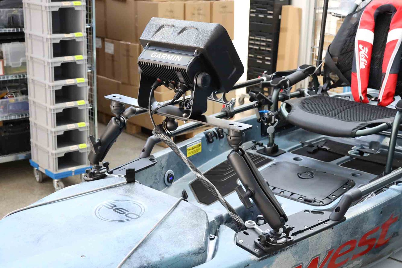 Fasten Kajak Echolot Plattform (560x52mm)+ 2x Verbinder + 2x 1,5 Zoll Kugeln